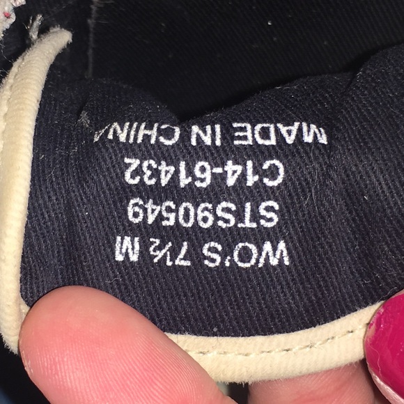 Adorable sperry sneakers - like new! - Picture 2 of 3